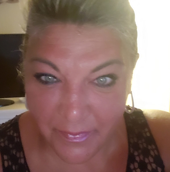 Meet your Posher, Pamela - Picture 1 of 1